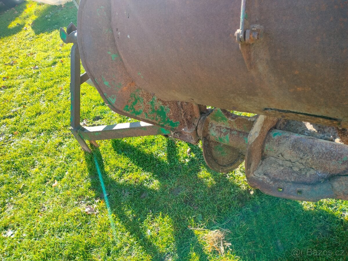 Půdní rýhovací fréza za traktor - 12