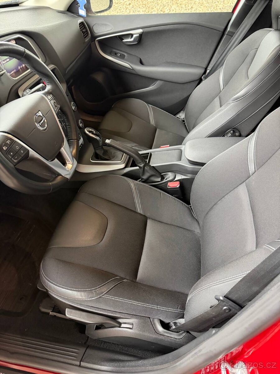 Volvo v40 D3 2019r - 12