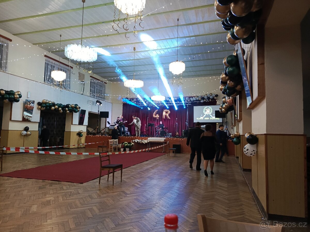 Pronájem pódia - 12