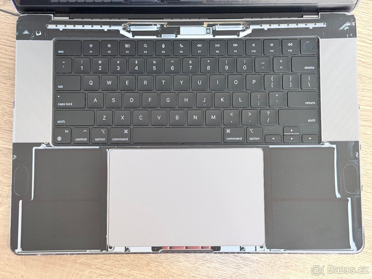 MacBook Pro M2 MAX 16" 32GB/1TB - záruka 17 měsíců - 12