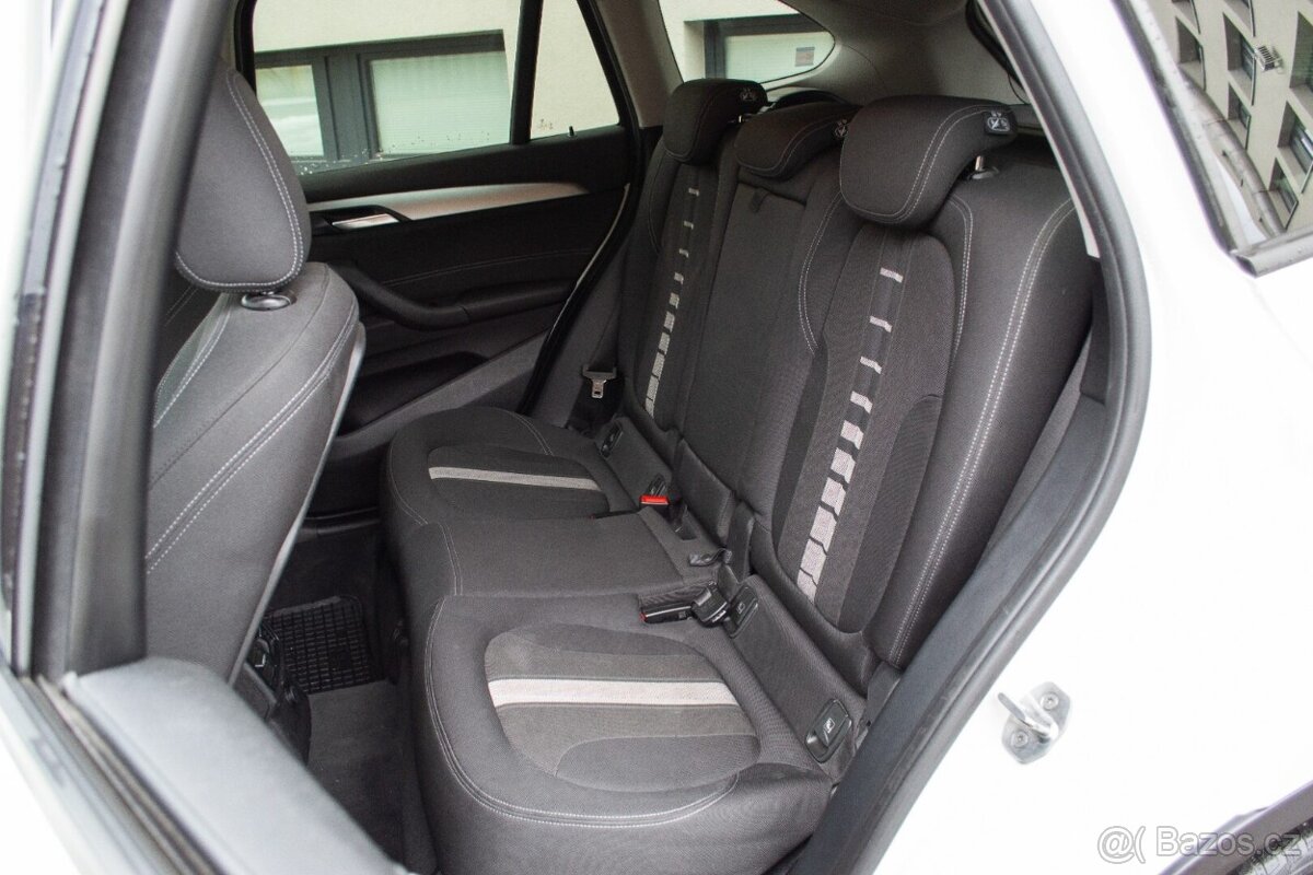 BMW X1 sDrive 18i Advantage A/T - 12