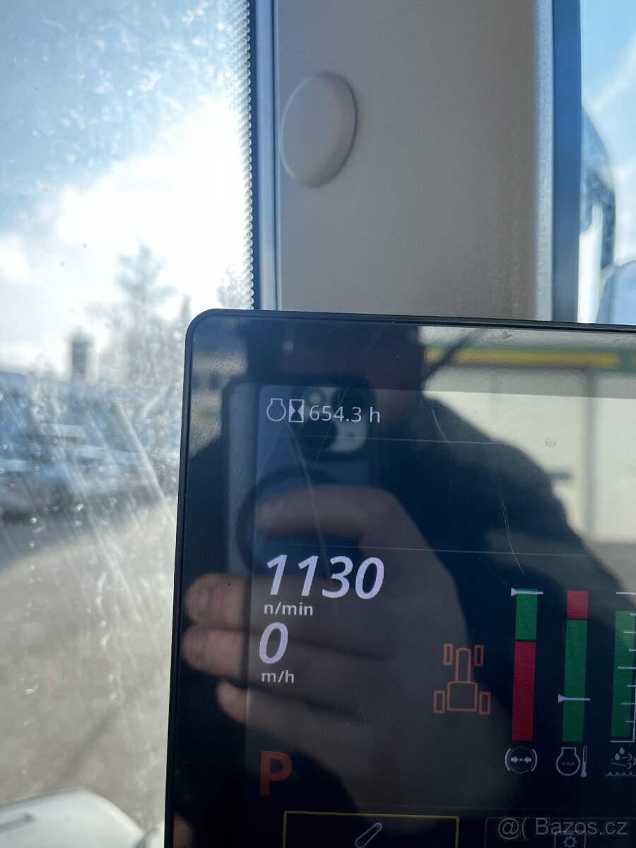 traktor John Deere 6M 220 - 12