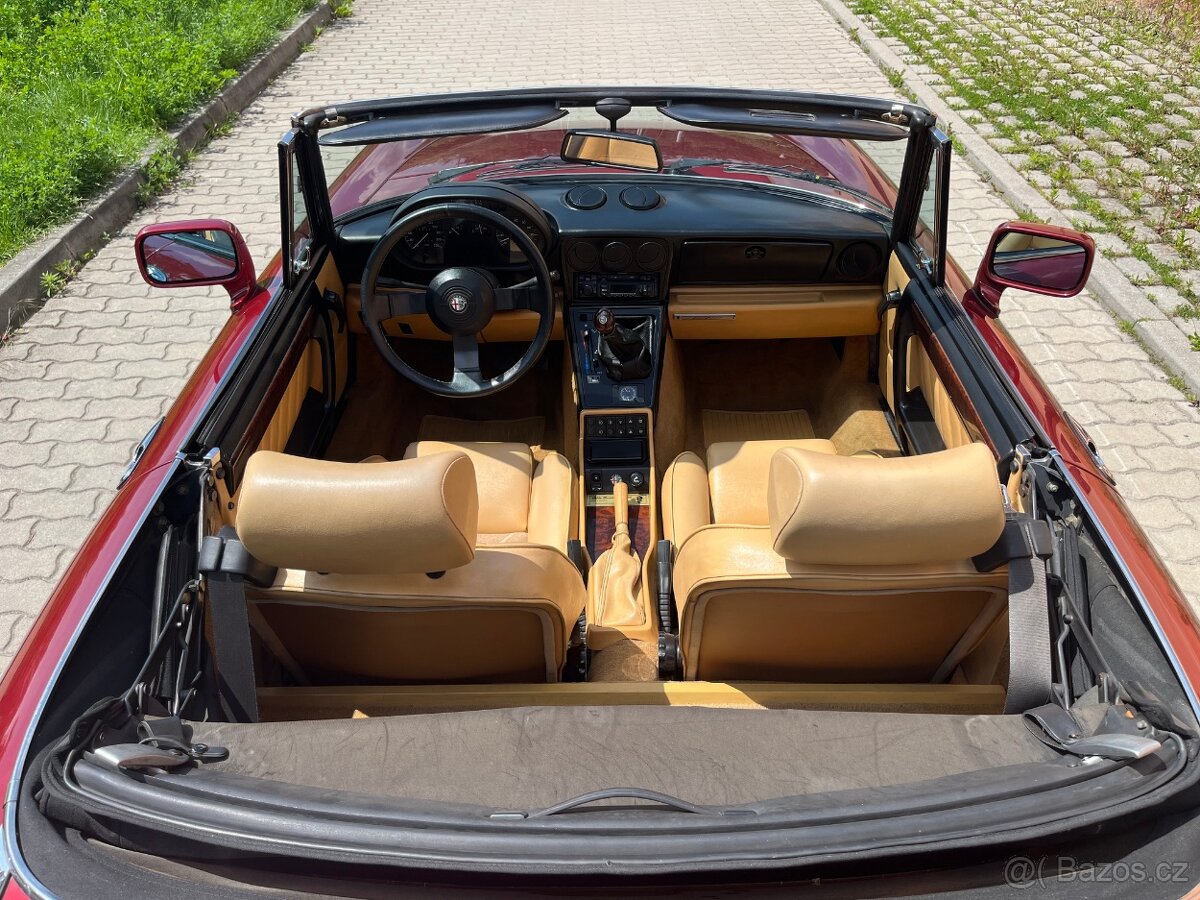 Alfa Romeo Spider S4 2,0i 88 kW - 12