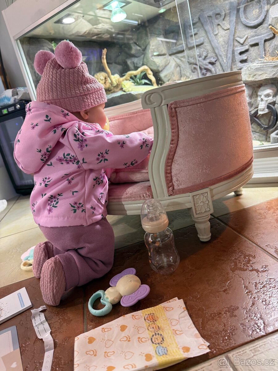 Realistická Reborm panenka v zimní bundičce - 12