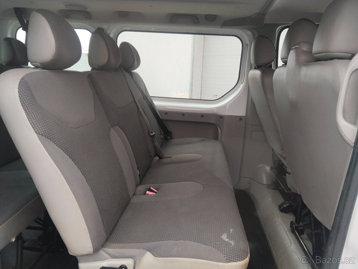 Opel vivaro 2,0cdi,9 míst, klima,doložené km - 12