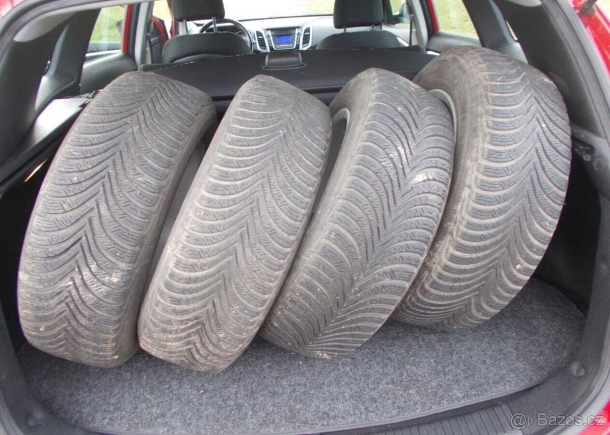 Hyundai i30 1,6 88KW koup ČR 74 000 KM benzín manuál 88 kw - 12