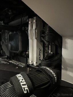 i9 13900 KF / 32GB DDR5 / AORUS 3080Ti / Z790 / rok záruka - 12
