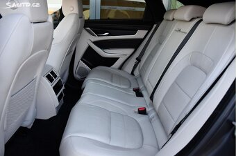 Jaguar F-PACE D200 R-DYNAMIC SE BLACK ZÁRUKA 04/2028 DPH - 12