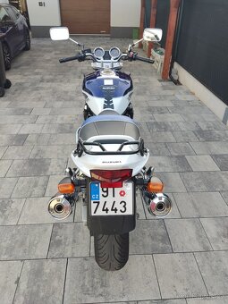Suzuki GSX 1400 - 12