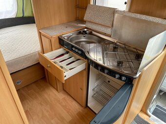 Dethleffs Camper 450, 4 os., EL.POJEZD, bojler, stan - 12