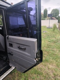 Land Rover Defender 300 TDI 110. Sleva - 12