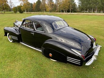 1941 Cadillac Series 62 Coupe - 12