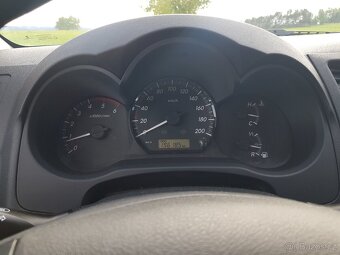 Toyota Hilux - 12