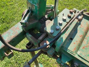 Čtyřradličný pluh obracák - 12