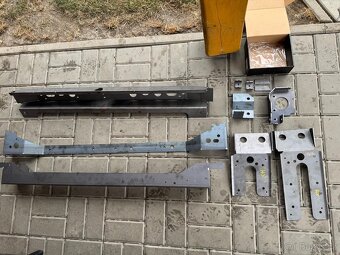 Rám - Rámy na Navara D22 / D40 / Hilux / L200 - 12