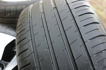 Bicolor tubine krasna alu kola origo Ford R17 a letni pneu - 12