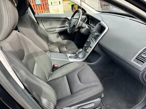 Volvo XC60 2.0D3 110kW AUT NAVIGACE - 12