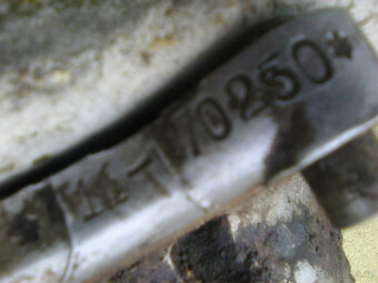 Jawa 250 Pérák František Janeček - ND:nádrž,kryty motoru.... - 12