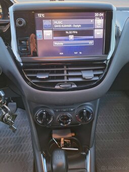 Peugeot 208 1,2 benzín, 72 tis km - 12