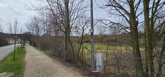 Stavební pozemek v obci Blevice, cca 15 km od Prahy - 12