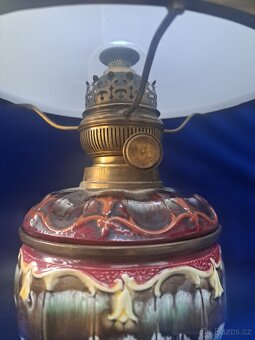Petrolejová lampa z majoliky - 12