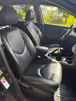 Toyota Rav4 2.2D-CAT 130kW, 4x4, SUV, Manual, Klima, Tažné - 12