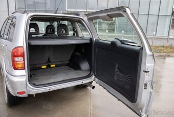 Toyota RAV4 2.0 D-4D - 12