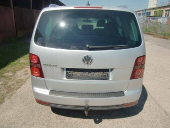 VW TOURAN 2,0TDI Highline - 12