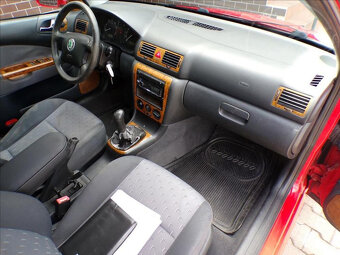Škoda Octavia 2,0 i KLIMA,TAŽ.ZAŘ. - 12