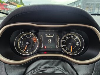 JEEP CHEROKEE 2016 3.2 V6 202kW LATITUDE,NAJETO 100 000KM - 12
