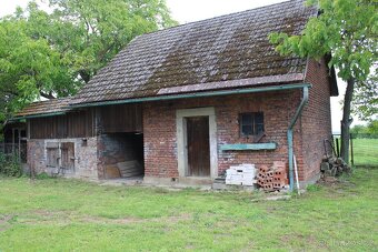 Prodej rodinného domu se stavební parcelou ve Veliši - 12