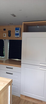 Obytná dodávka Ford Transit - 12