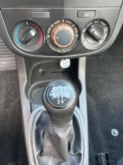 Opel Corsa D 1.2 benzin - 12
