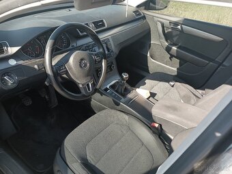 VW Passat B7 Combi 2.0 TDI 103 kW Highline - 12