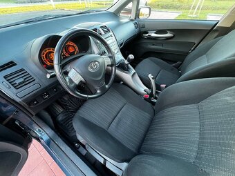Toyota Auris 1.6 benzín 2007 r.v. - 12