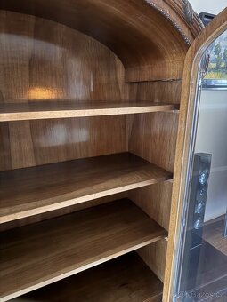 Výkladní skříň vitrína - 12