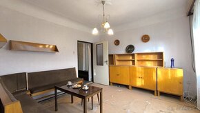 Třebíč, dům v Židovské čtvrti se zahrádkou k náplavce - 12