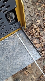 Mini nakladač, smykový nakladač - 12