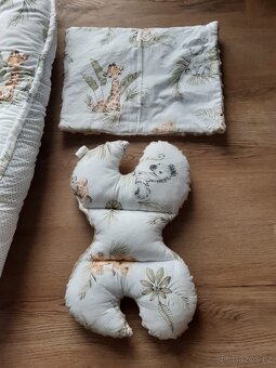 Hnízdečko se Safari zvířátky + zavinovačka a další - 7 ks - 12