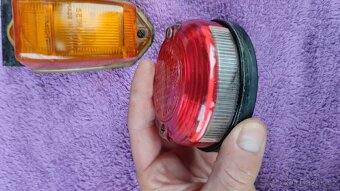 Prodám zadní světla a blinkry na veterána - 12