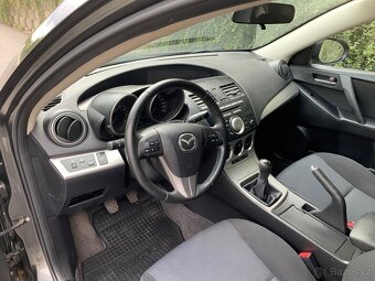Mazda 3    1.6 i - 12