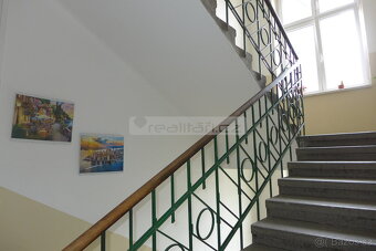 Prodej prostorného cihlového bytu 2+kk po kompletní rekonstr - 12