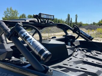 CAN-AM MAVERICK X3 Turbo RS - 12