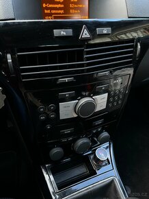 Opel Astra GTC 1.6 - 12