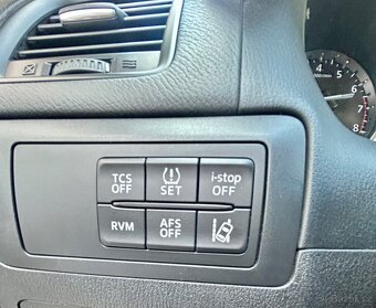 MAZDA 2.0i BENZIN 4x4 KUŽE-NAVI-Bi XEN-KAMERA-BOSE-TAŽNÉ - 12
