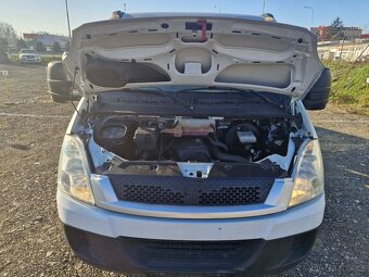 Kontejner Iveco do 3,5 t najeto - 340.000 km - 12