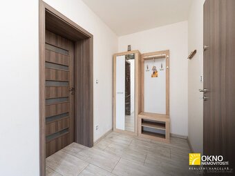 Moderní dům s garáží a zahradou - 12