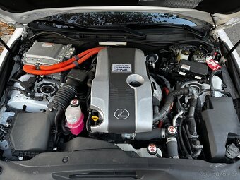 Lexus IS300h, 2018, 2.5 Hybrid 164 kW, 140t. km – TOP výbava - 12