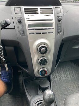 Toyota Yaris 1.0vvti - 12