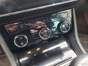 Škoda Superb 3 2.0 tdi manual,tažné, nová STK, rozvody, olej - 12